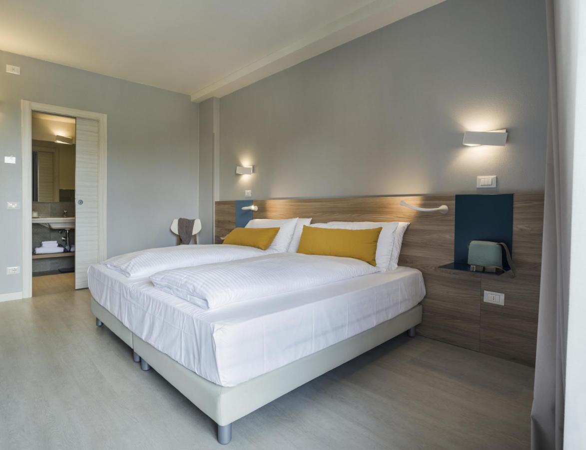 Hatelier Garda Home By Enjoy Garda Hotel Peschiera del Garda Exterior photo
