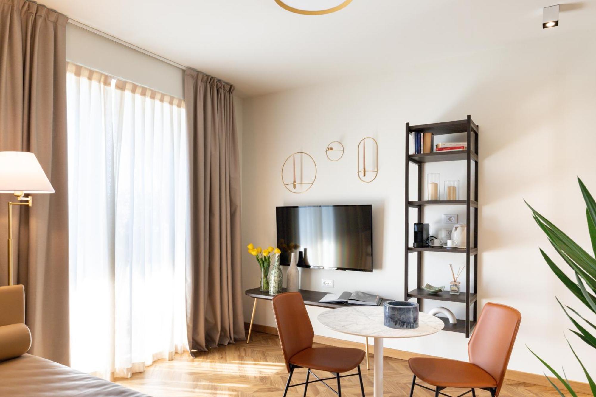 Hatelier Garda Home By Enjoy Garda Hotel Peschiera del Garda Exterior photo